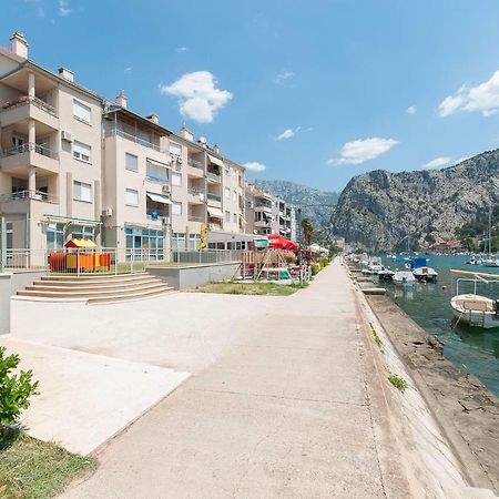 Modern New Flat Next To River Cetina Omiš Extérieur photo