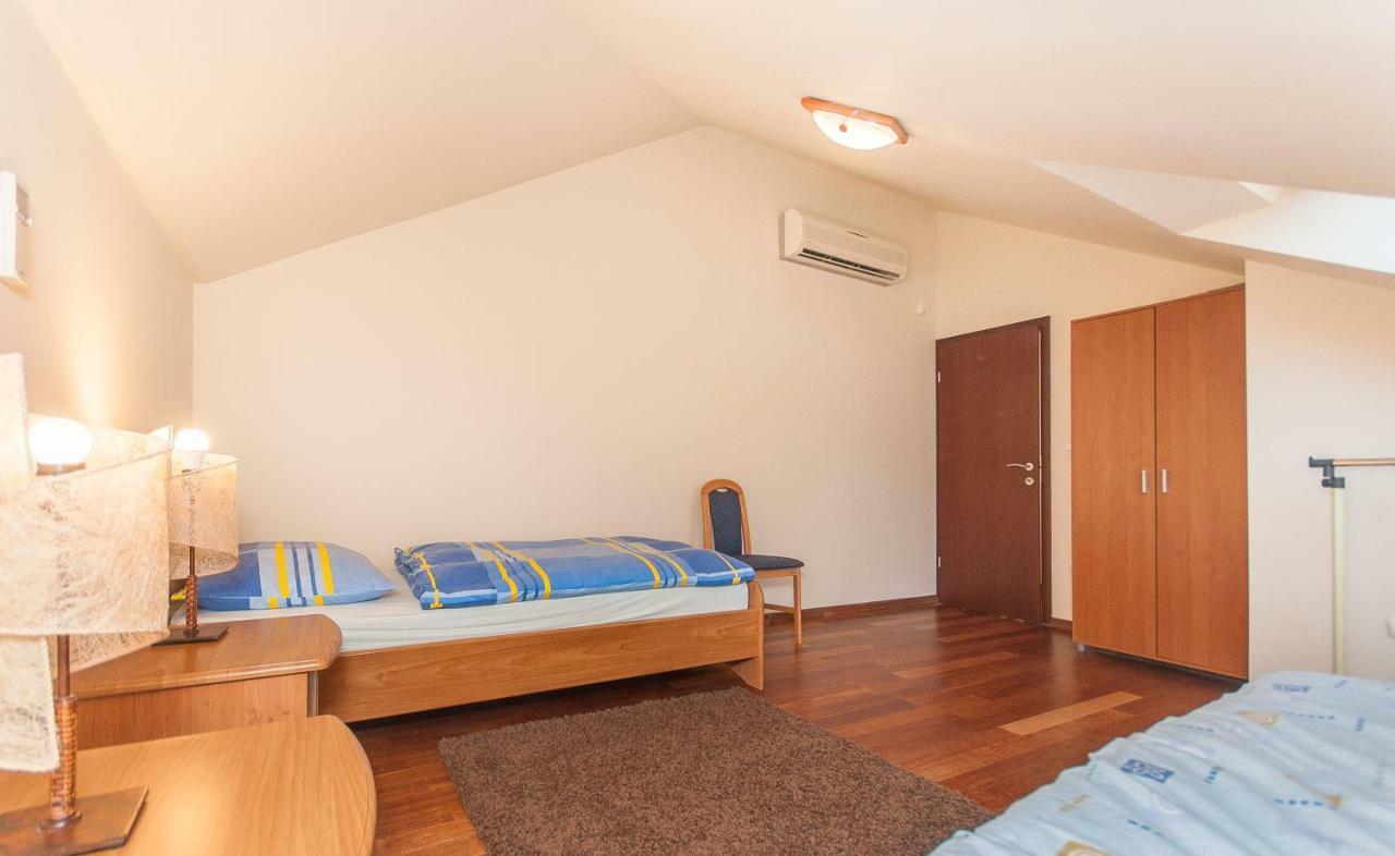 Modern New Flat Next To River Cetina Omiš Extérieur photo