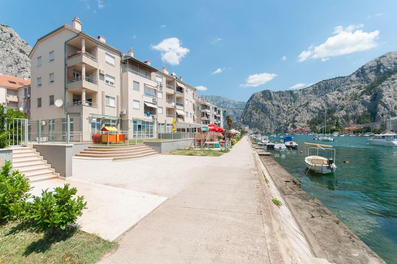 Modern New Flat Next To River Cetina Omiš Extérieur photo