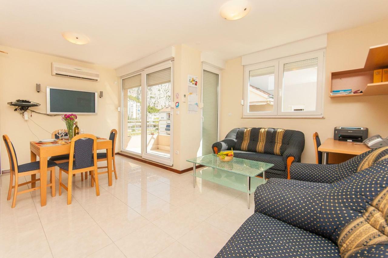 Modern New Flat Next To River Cetina Omiš Extérieur photo
